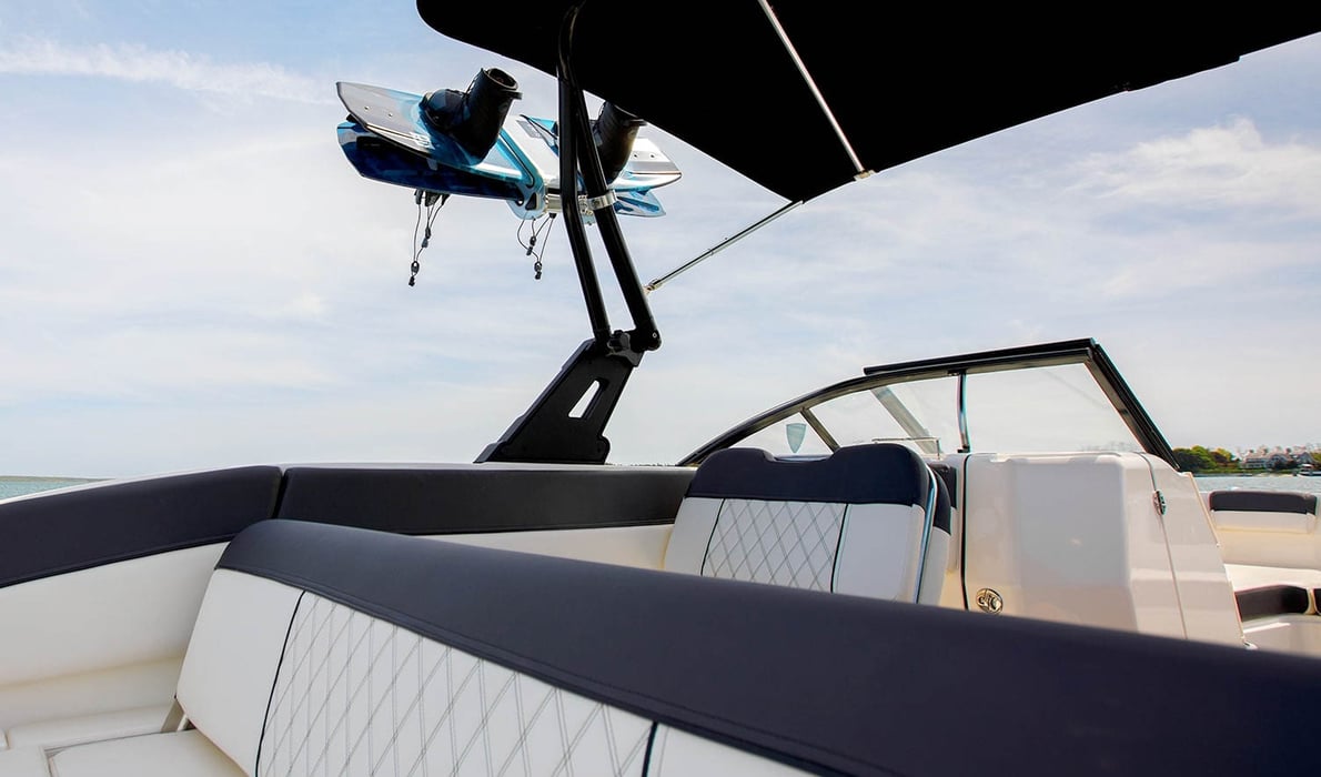 22-Bayliner-Yacht-Hampton-Charter-2