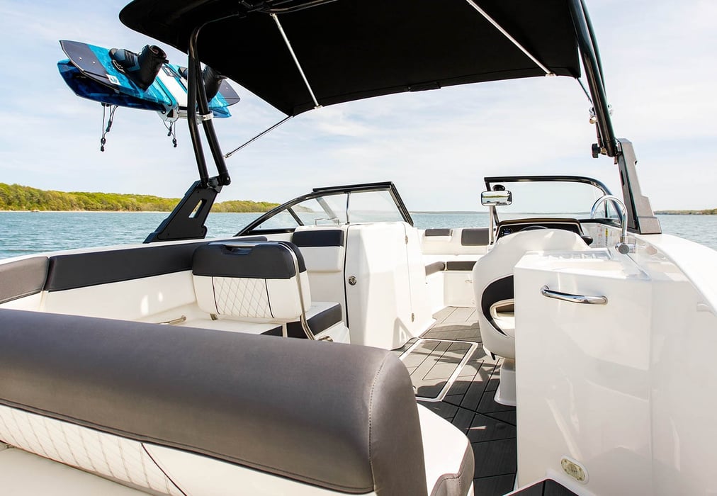 32' Sundancer + Seabob and 22' Bayliner Tie-Up (20 Guests)