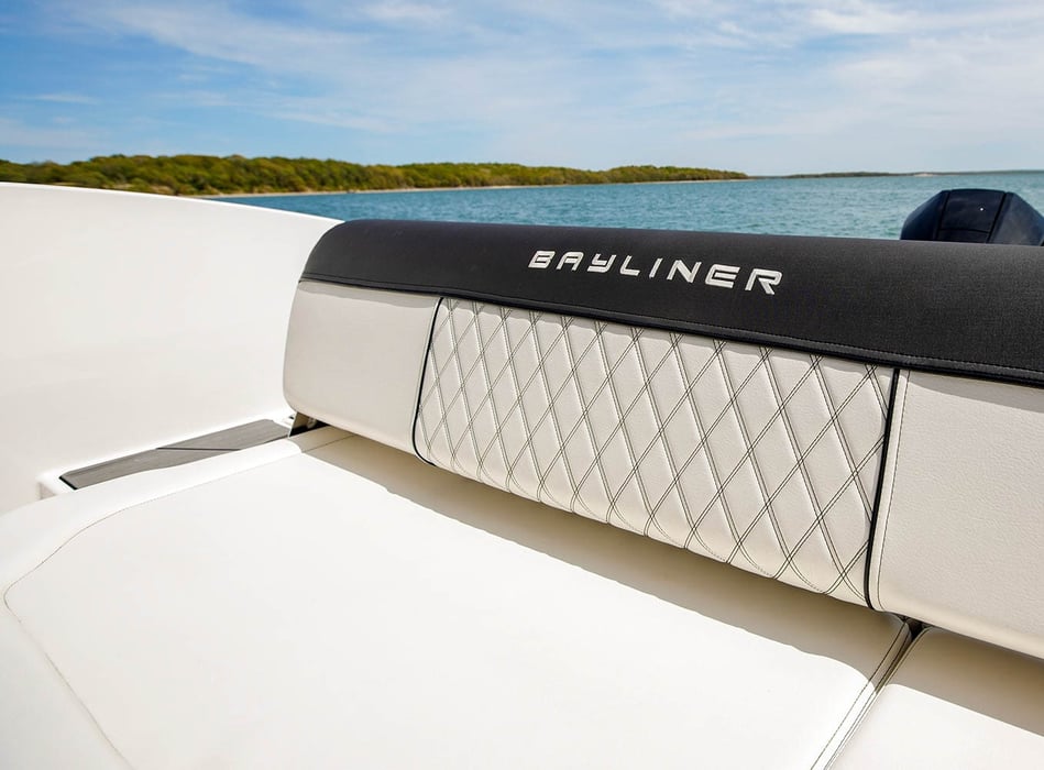 22-Bayliner-Yacht-Hampton-Charter-7