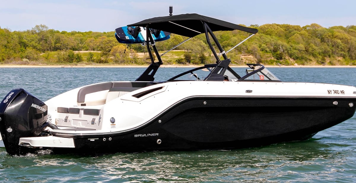 22-Bayliner-Yacht-Hampton-Charter-8