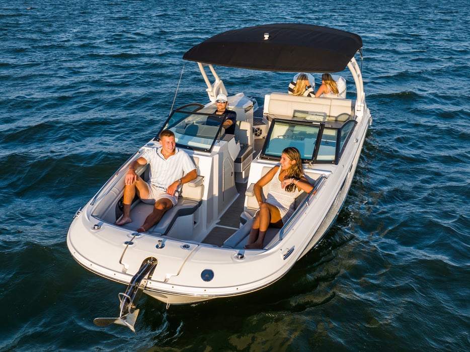 29' 2023 Sea Ray SDX 17