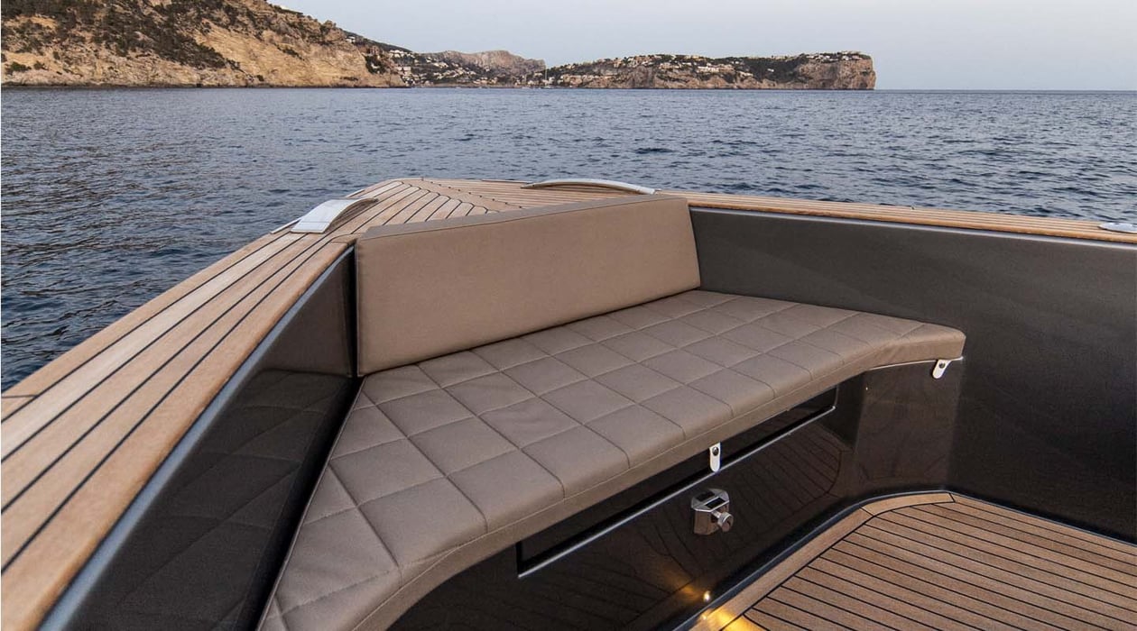 Pardo-50_1440x800-BowSittingArea