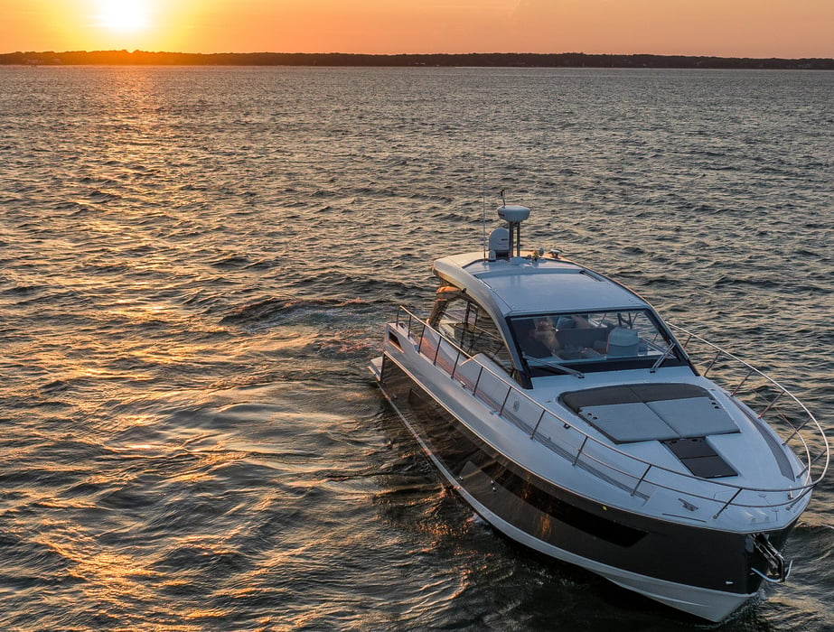 51' 2022 Azimut Atlantis 23