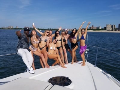 Yacht 59- bow shot