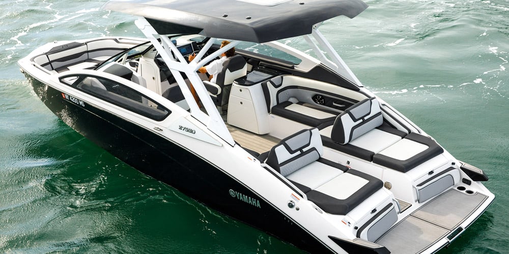 36' Aquila + Seabob and 27' Yamaha Tie-Up (23 Guests)