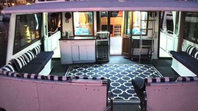 Yacht 61 aft deck