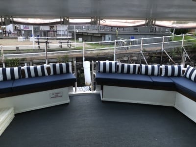 Yacht 61 main aft