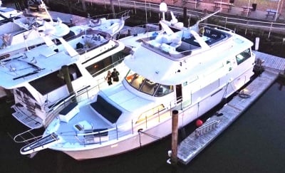 Yacht 61 overhead port bow