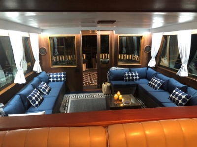 Yacht 61 salon wide