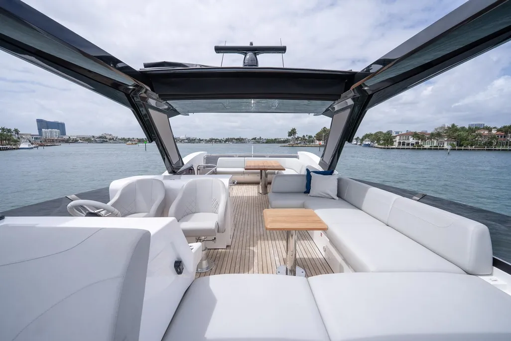 68-2024-sunseeker-13