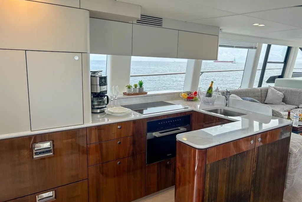 69-Squadron-Power-Yacht-11