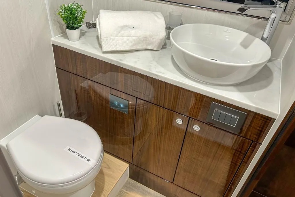 69-Squadron-Power-Yacht-29