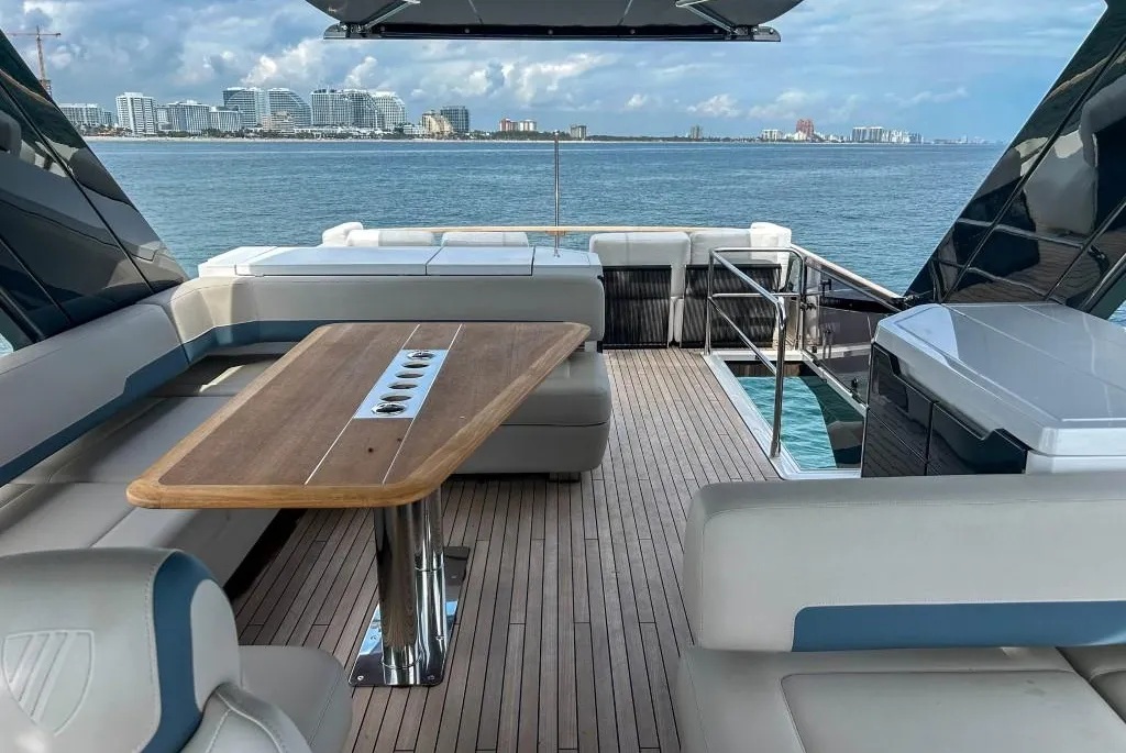 69-Squadron-Power-Yacht-38