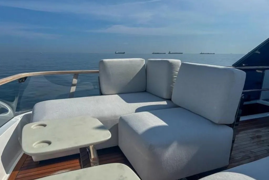 69-Squadron-Power-Yacht-40