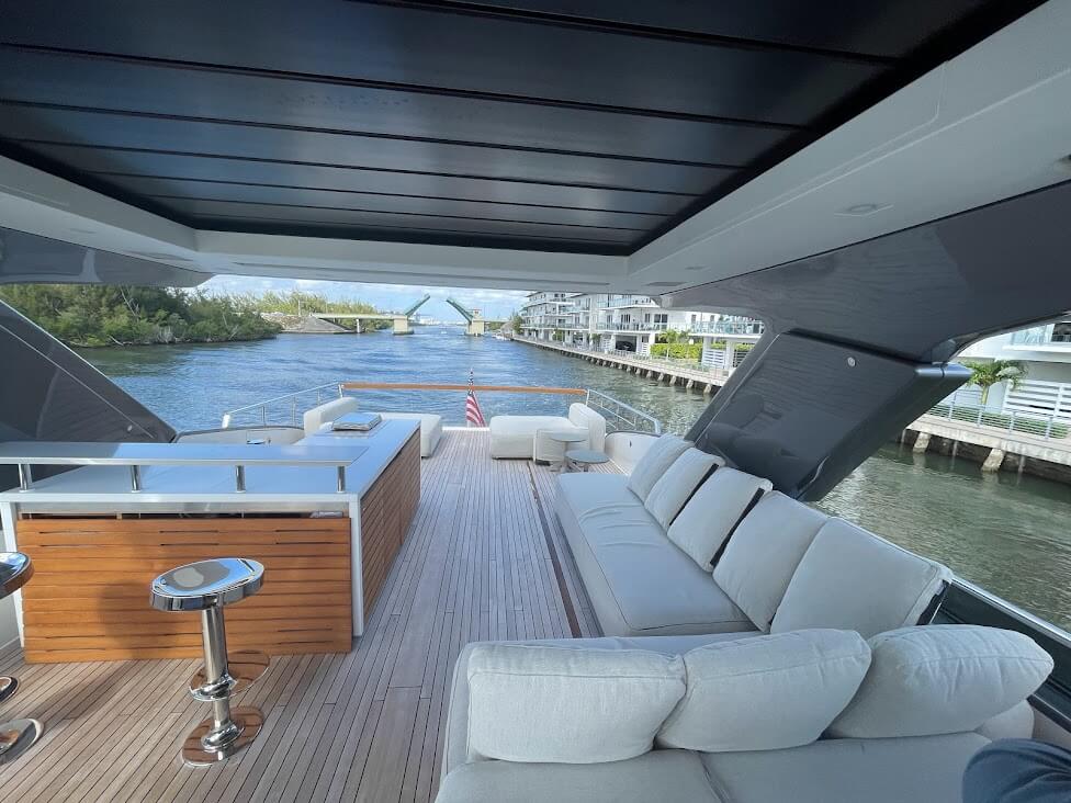 Open Flowing Flybridge