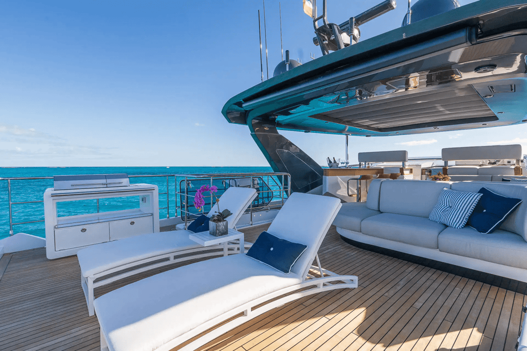 87' 2022 Azimut