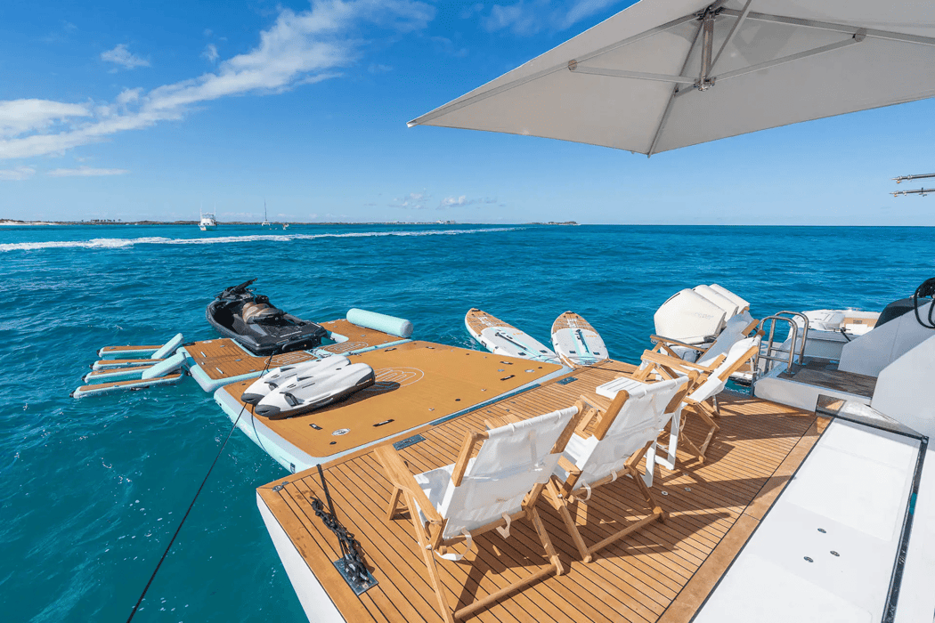 87' 2022 Azimut
