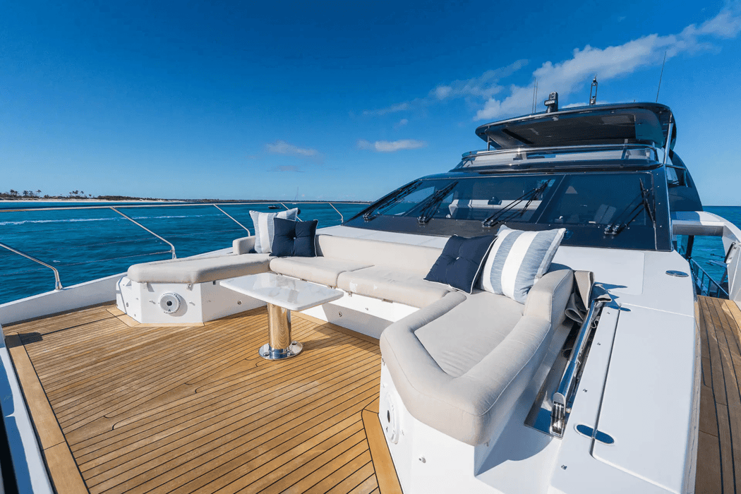 87' 2022 Azimut