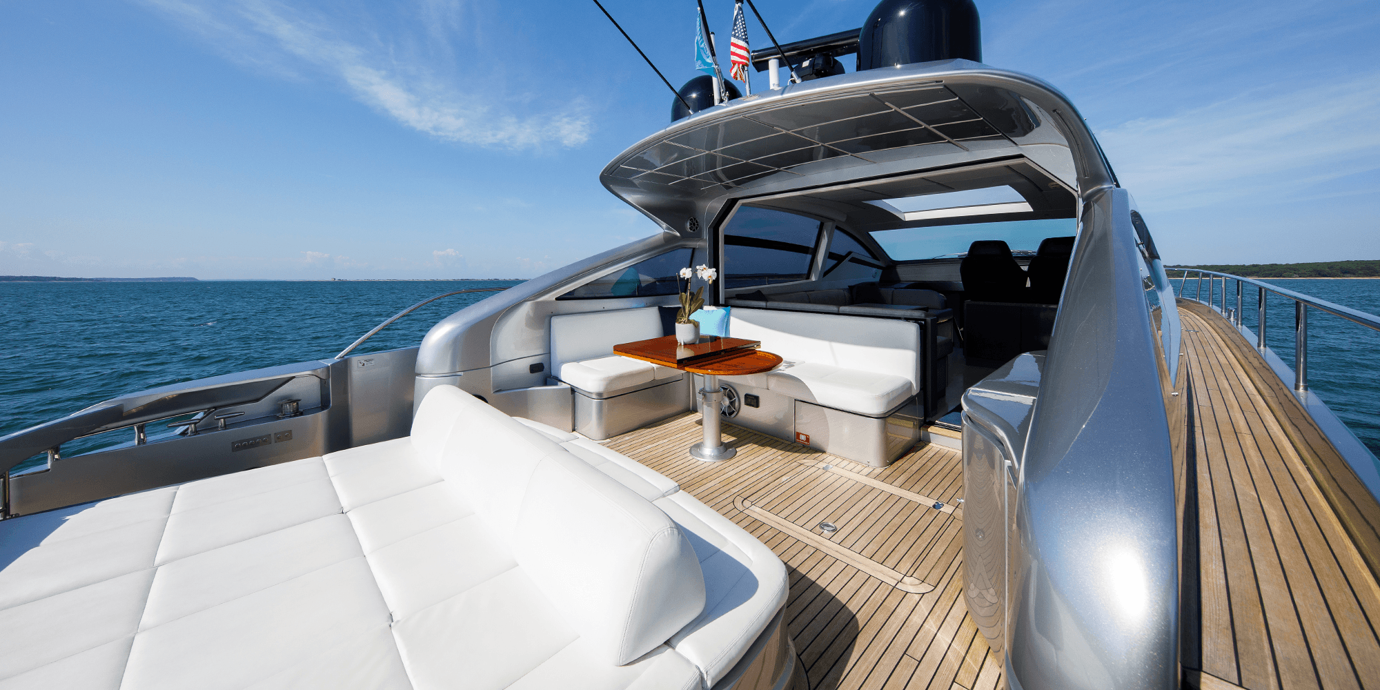 62' Pershing + 2 Seabobs Image 2