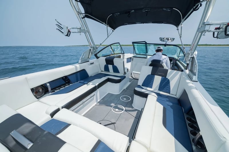 26' 2023 Mastercraft - Watersports with Instructor  Image 3