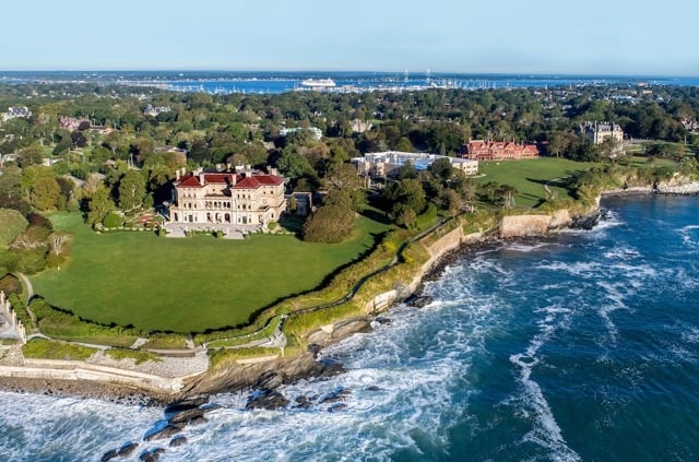 Newport-Coastline_DavidGleeson_DiscoverNewport Medium-1