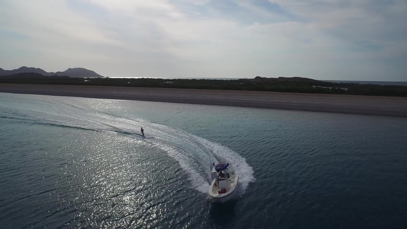 Waterskiing-thumb