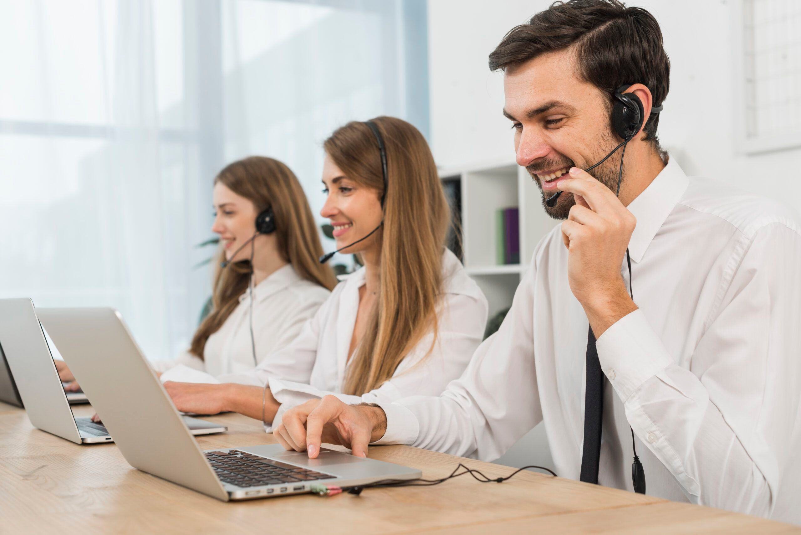 people-working-call-center