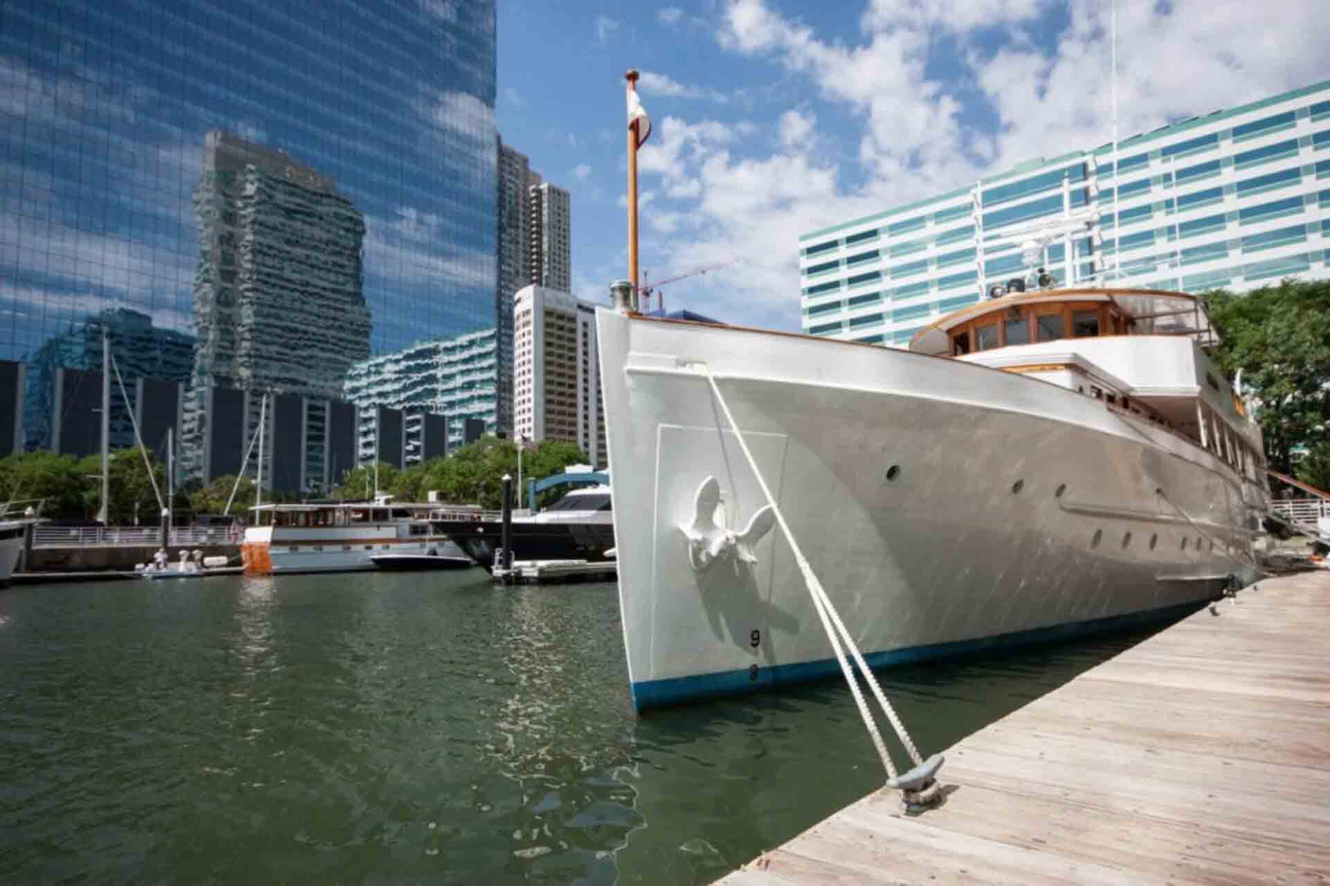 122' Hamptons Event Yacht